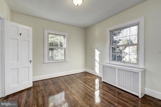 Building Photo - 4910 Hillbrook Ln NW