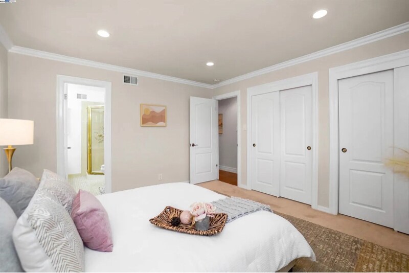 Building Photo - 363 Oleander Ave