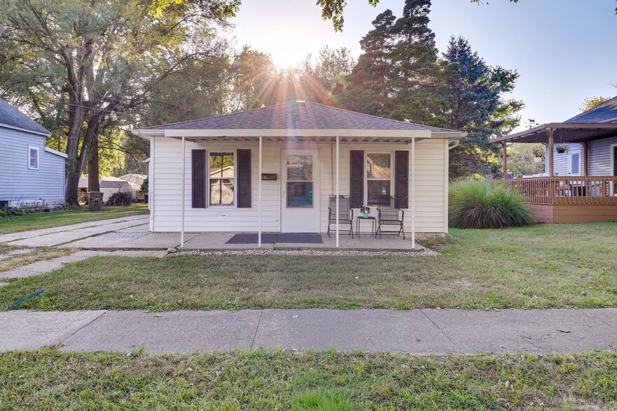 Building Photo - 1115 N Illinois Ave