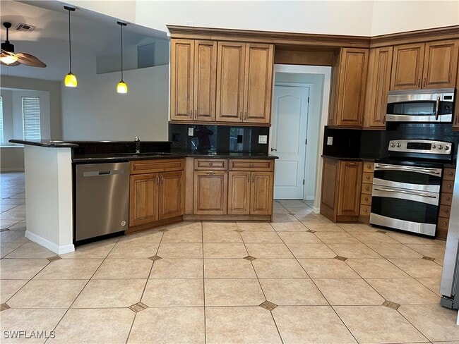 Building Photo - 385 Ashbury Way