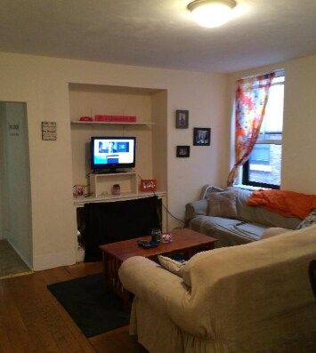 Primary Photo - 42 Peterborough St