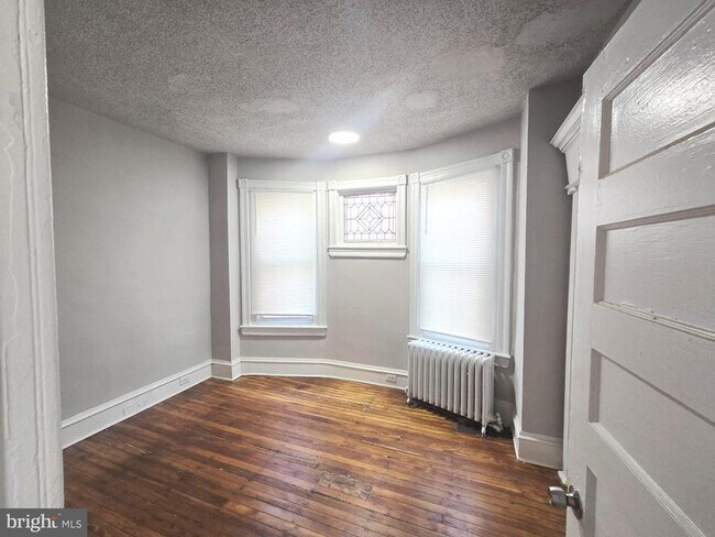 Building Photo - 5222 Webster St