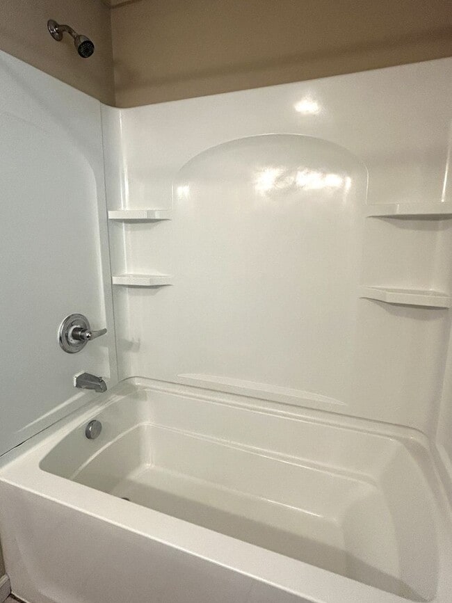 Building Photo - Three-Bedroom Upper Duplex Near Downtown B...