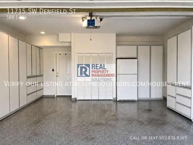 Building Photo - 11715 SW Denfield St