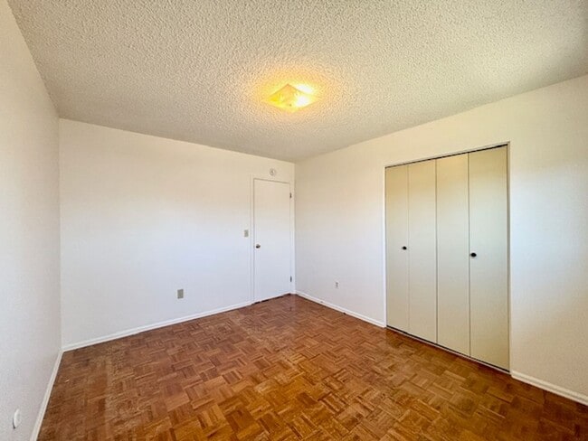 Building Photo - Amazing Home On Quiet Cul-de-sac