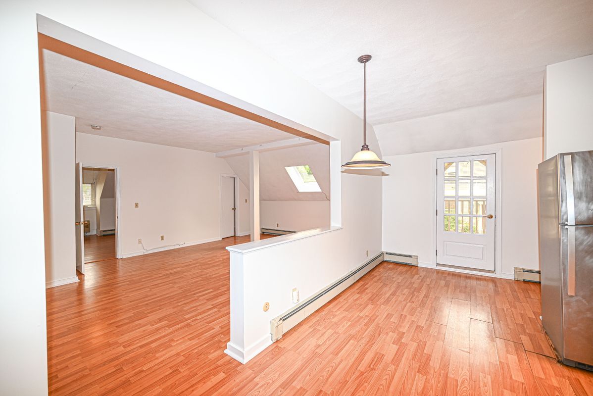 Building Photo - 55B N Bay St