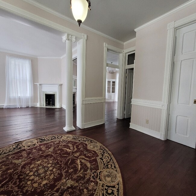 Building Photo - 233 S Prospect St