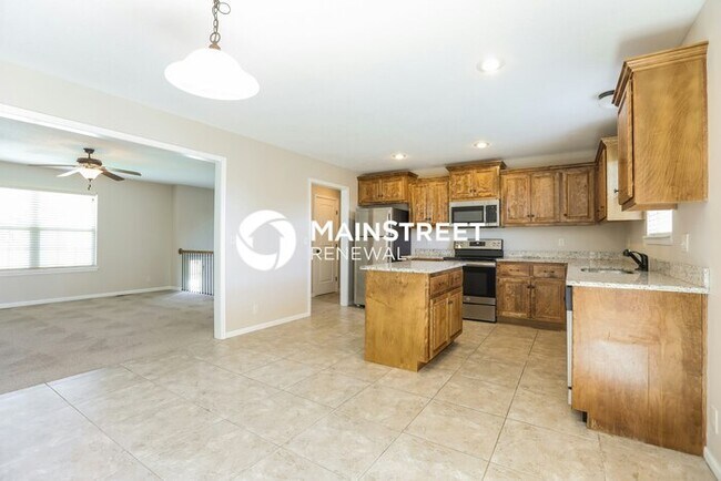 Building Photo - 4 Bedroom Pet-Friendly Home in Gardner, KS with Main Street Renewal