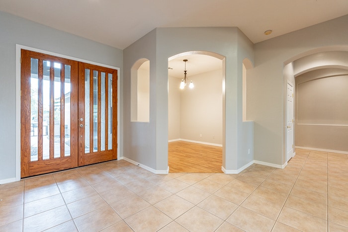 Building Photo - 13354 W San Miguel Ave