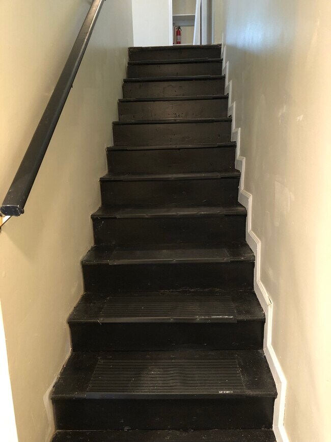 Building Photo - 5962 Oakherst Plz