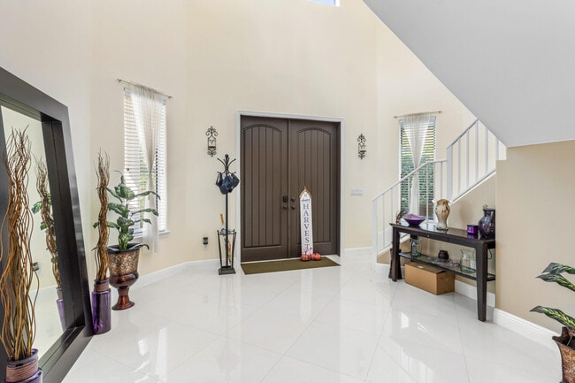 Building Photo - 1500 NE 4th Ct