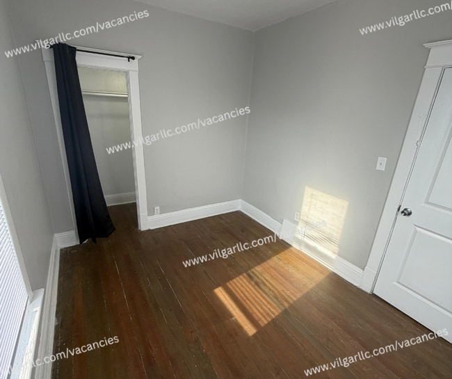 Building Photo - 3 Large Bedrooms • 1 Updated Bathroom house in Hammond, IN