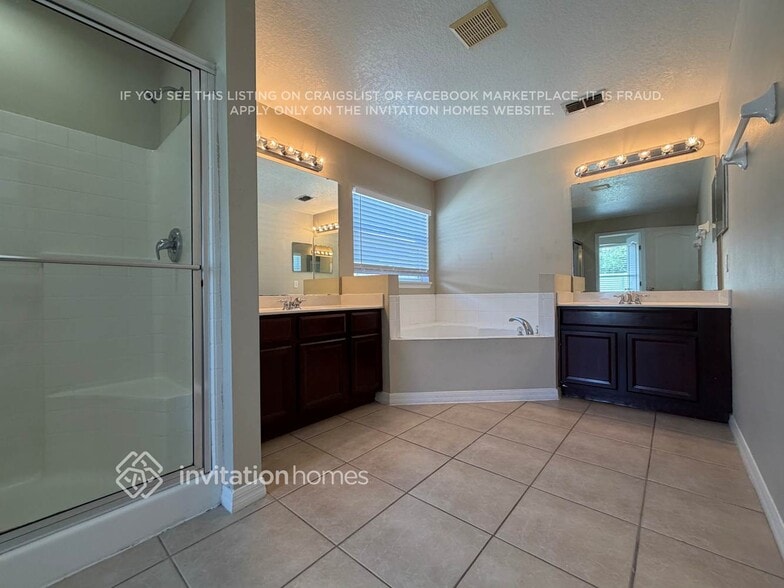 Building Photo - 1129 Hacienda Cir