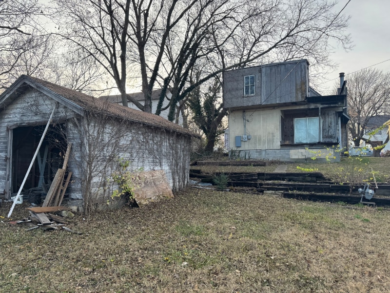 Building Photo - 112 S B St