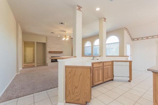 Building Photo - 15808 Chatham Wood Dr