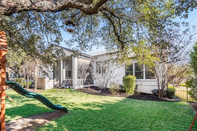 Building Photo - 613 Golden Bear Dr