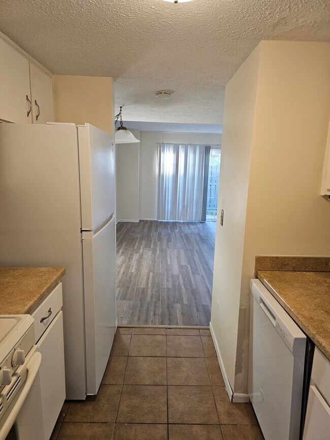 Building Photo - 59 Knollwood Cir