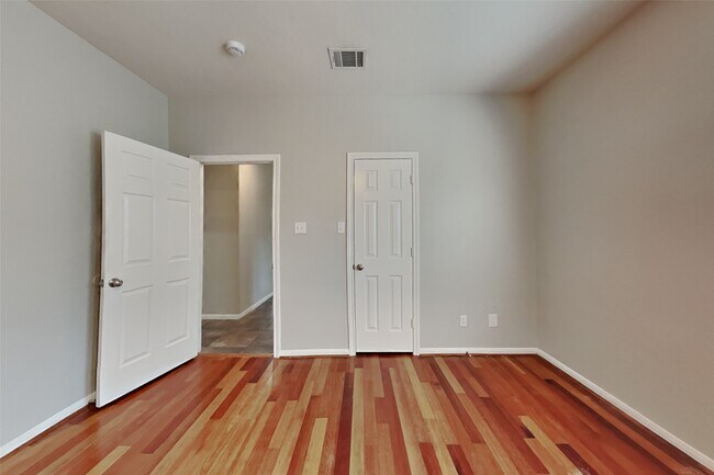 Building Photo - 25819 Oakridge Forest Ln