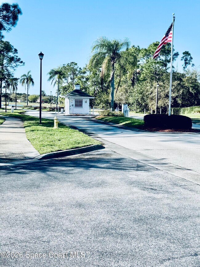 Building Photo - 402 Breckenridge Cir SE