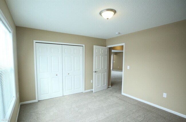 Building Photo - 4 br, 2 bath House - Ravenwood