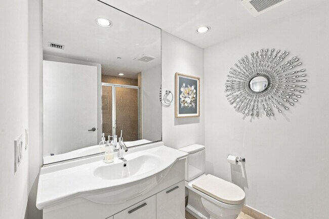 Building Photo - 465 Brickell Ave