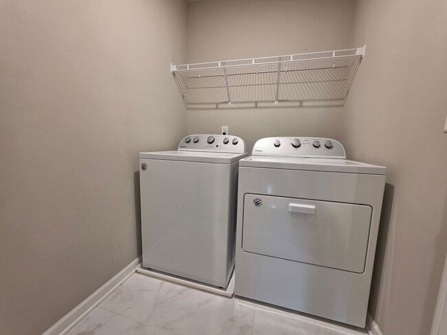 Building Photo - Move-In Ready Immaculate Townhome for Lease – Zoned for ALL Mt. Juliet Schools K–12