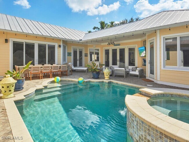 Building Photo - 165 Broad Ave S