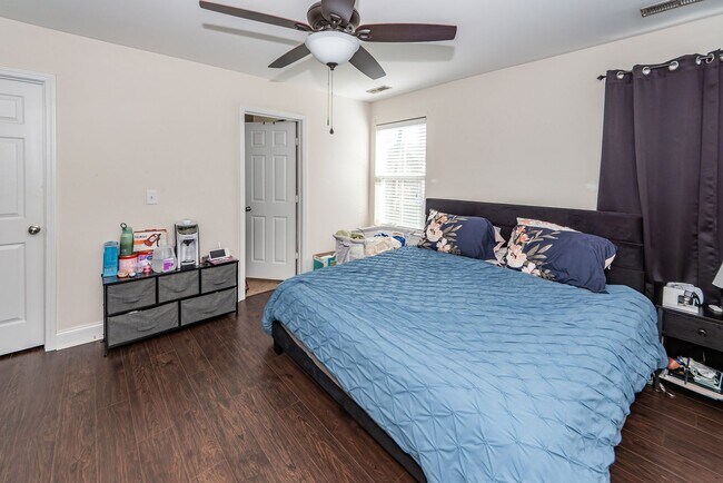 Building Photo - 3 Bedroom, 2.5 Bathroom Home in Eagle Run - Ladson