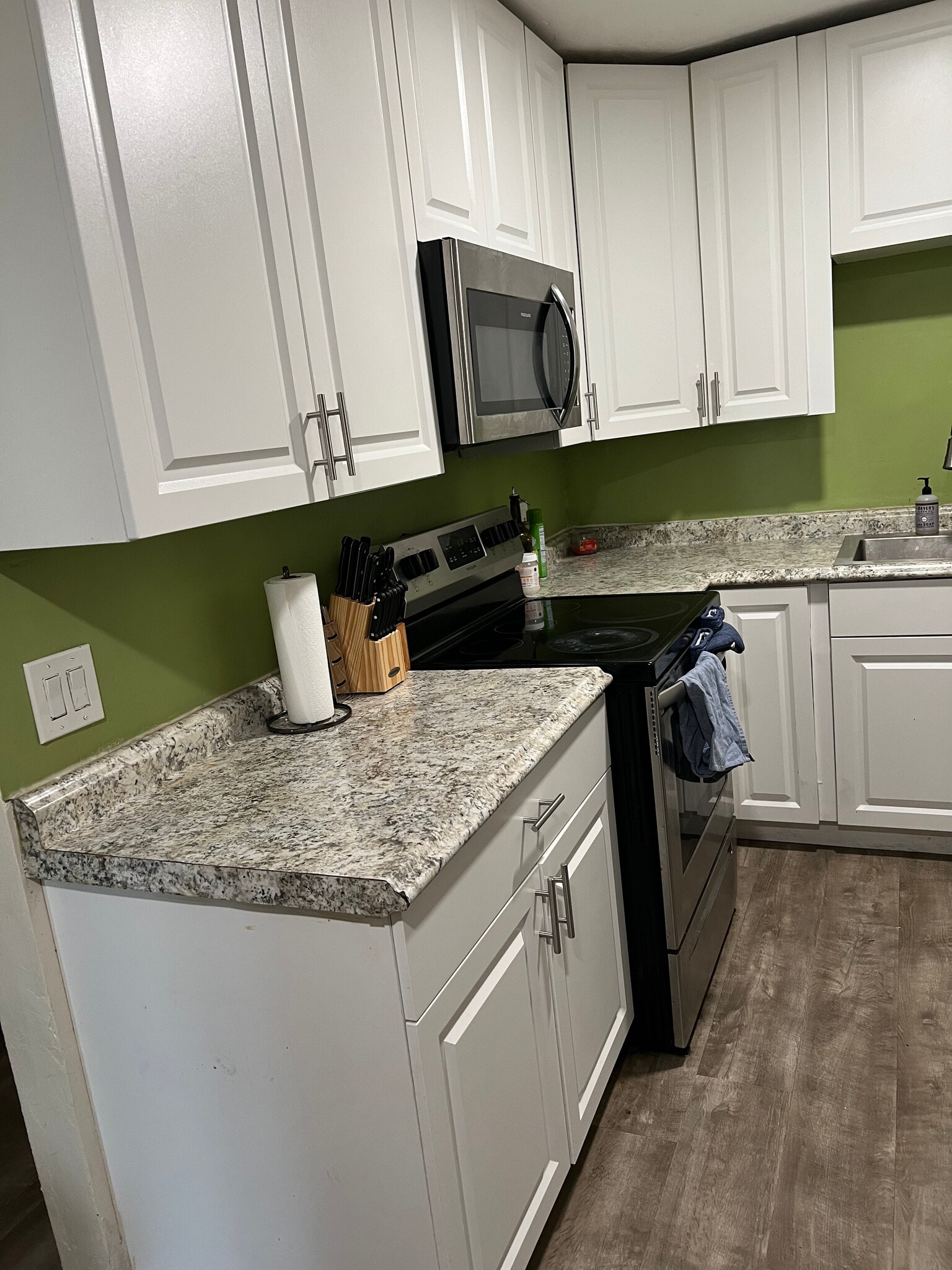 Building Photo - 905 NW 7th Ave