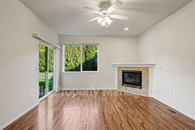 Building Photo - 4936 Evie Jean St NE