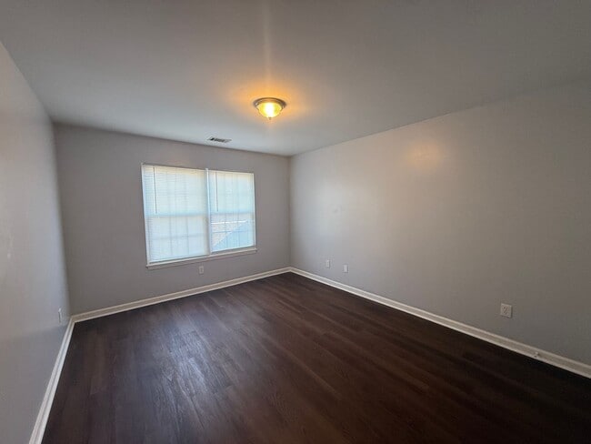 Building Photo - 733 Vanguard Pl