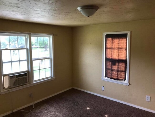 Building Photo - 1 Bedroom 1 Bath