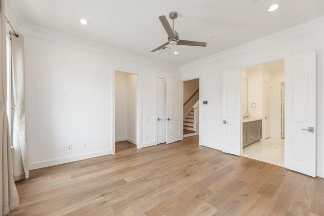 Building Photo - 7518 Viano Ln