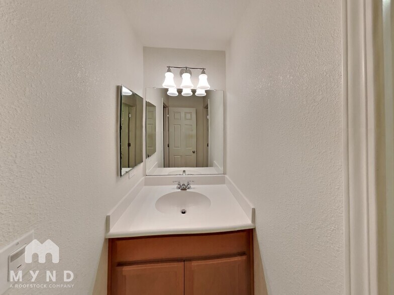 Building Photo - 107 Padua St