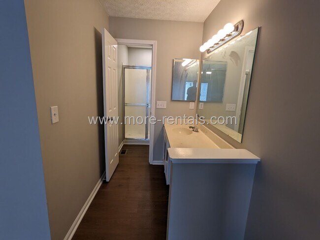 Building Photo - Remodeled house in Galloway