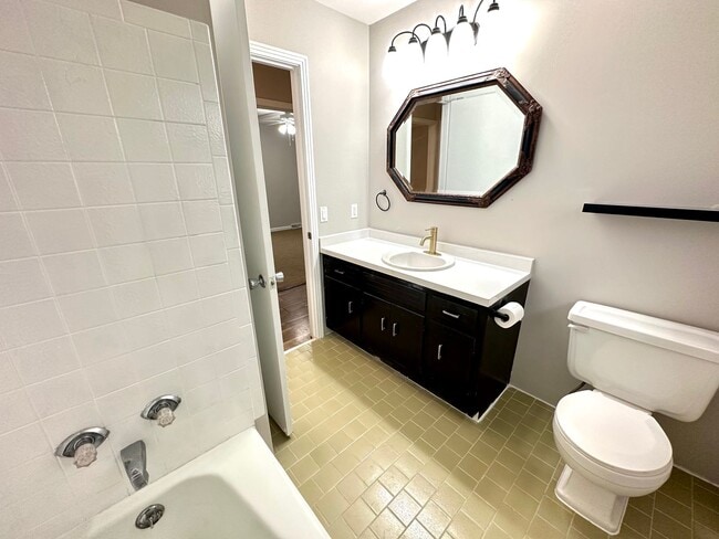 Building Photo - 28 Leonard Dr