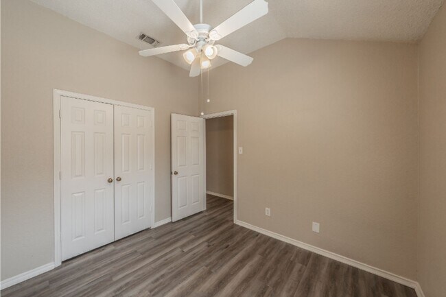 Building Photo - 1740 Cedar Tree Dr