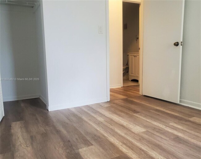 Building Photo - 311 SW 110th Ave