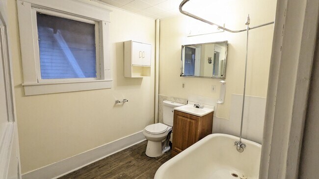 Building Photo - 1111 Sanford St