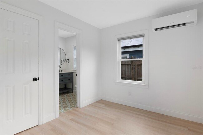 Building Photo - 4127 3rd Ave N