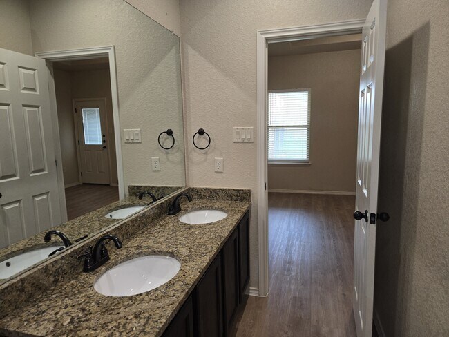 Building Photo - 217 Kaspar Way
