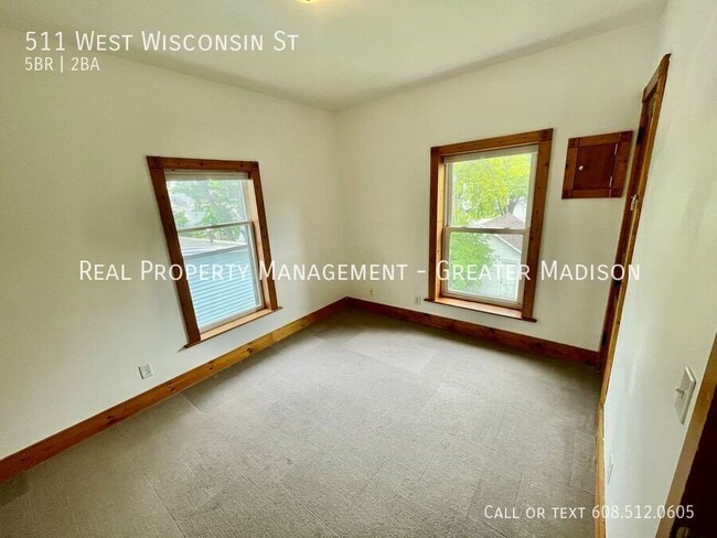 Building Photo - 511 W Wisconsin St