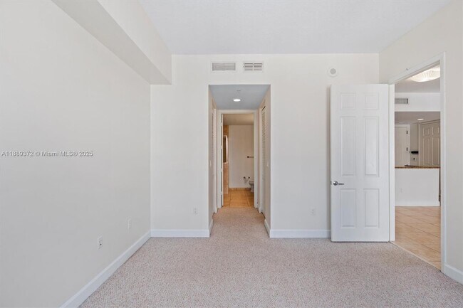 Building Photo - 55 Merrick Way