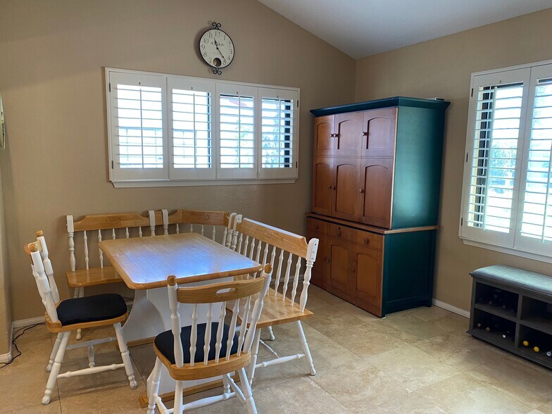 Den - 3648 Azure Cir