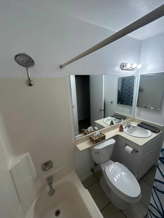 Building Photo - 4071 Johnson Dr