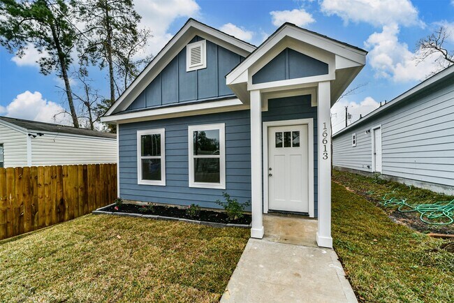 Building Photo - 16613 E Lynbrook