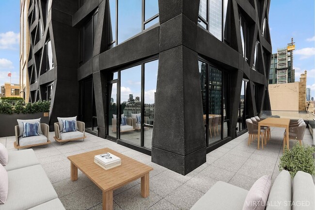 Building Photo - 111 Varick St