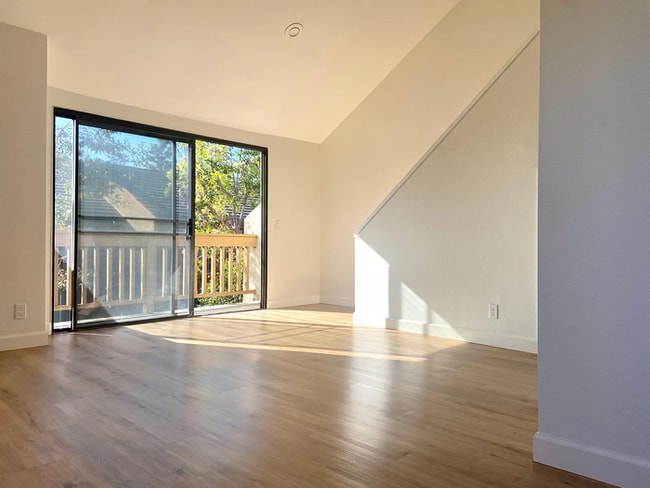 Building Photo - 501 Orange Blossom