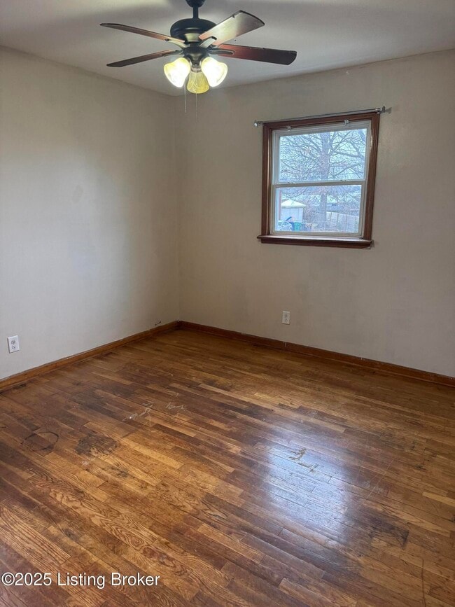 Building Photo - 4019 Lomond Dr