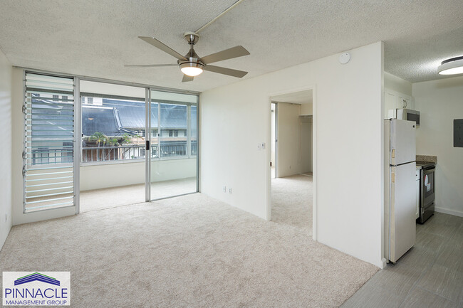 Building Photo - 1122 Elm St